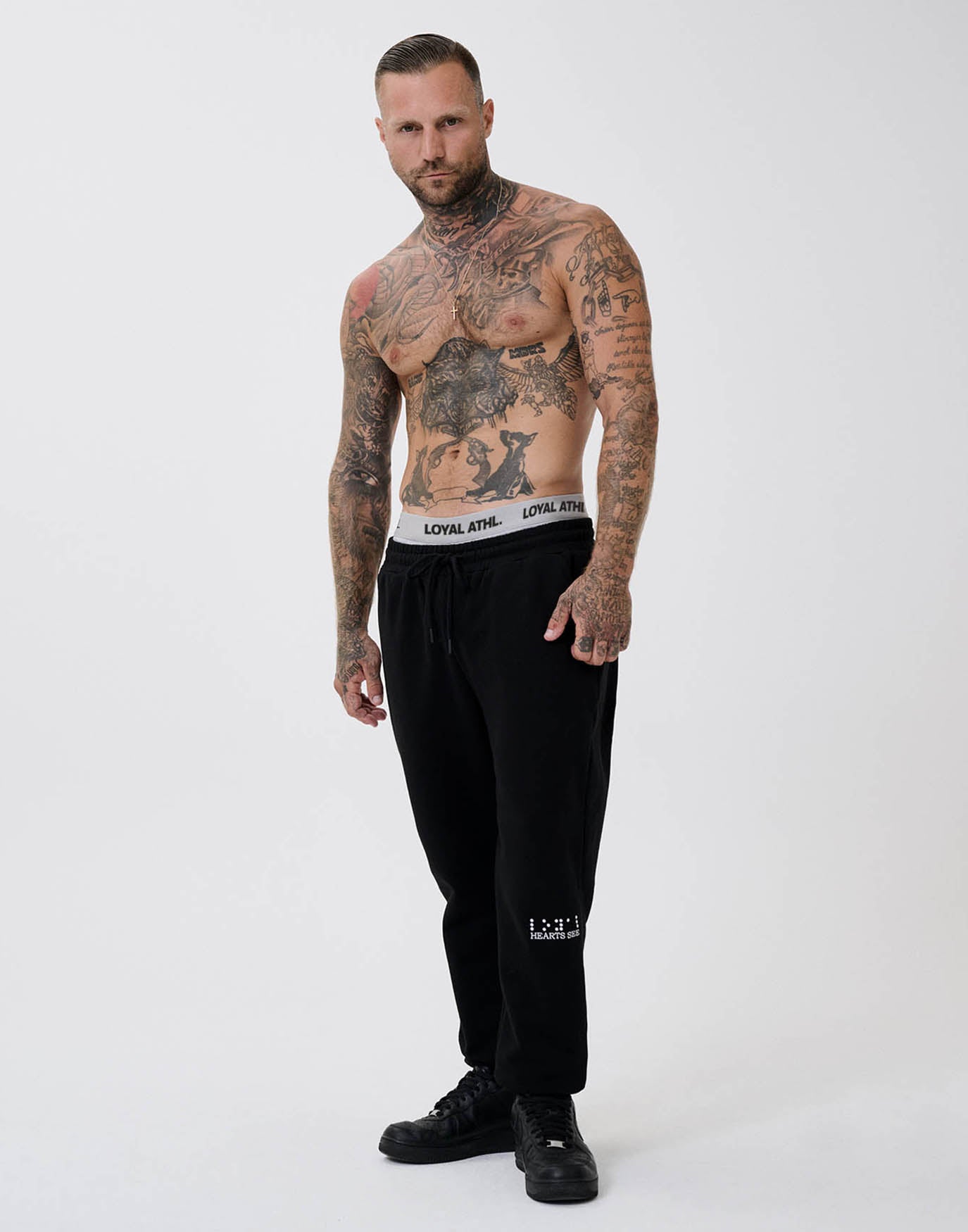 Hearts See Classics Sweatpants Black